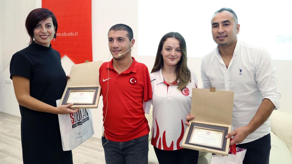 Sümeyye Boyacı ve Beytullah Eroğlu şampiyonluk hikayelerini anlattılar