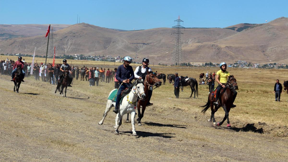 Rahvan Rahvan atları kıyasıya yarıştı - Spor Haberleri