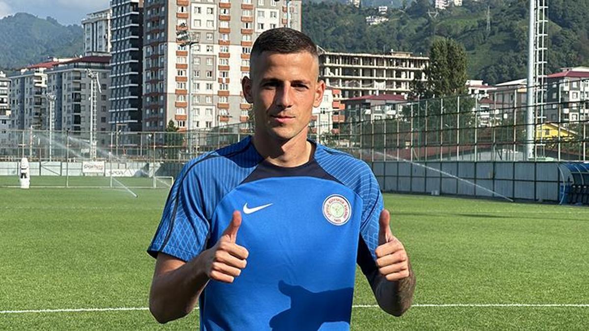 6 en la categoría «Caykur rizespor» de fotos e imágenes de stock libres