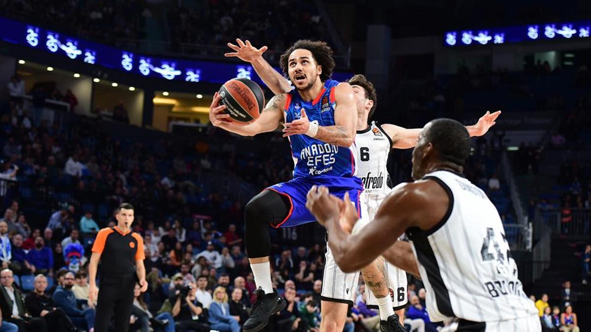 Anadolu Efes vs. Virtus Bologna: Efes Wins 99-75 in Turkish Airlines EuroLeague 21st Week