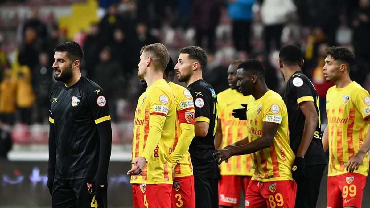 (ÖZET) Kayserispor - İstanbulspor Maç Sonucu: 0-1 | 90+5'te Gelen ...