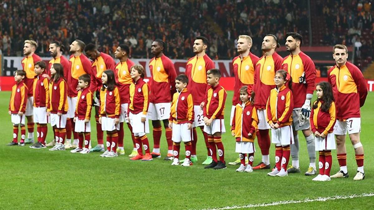 Galatasaray'da Beşiktaş Derbisi öncesi şok! Yıldız Oyuncu Kadro Dışı ...