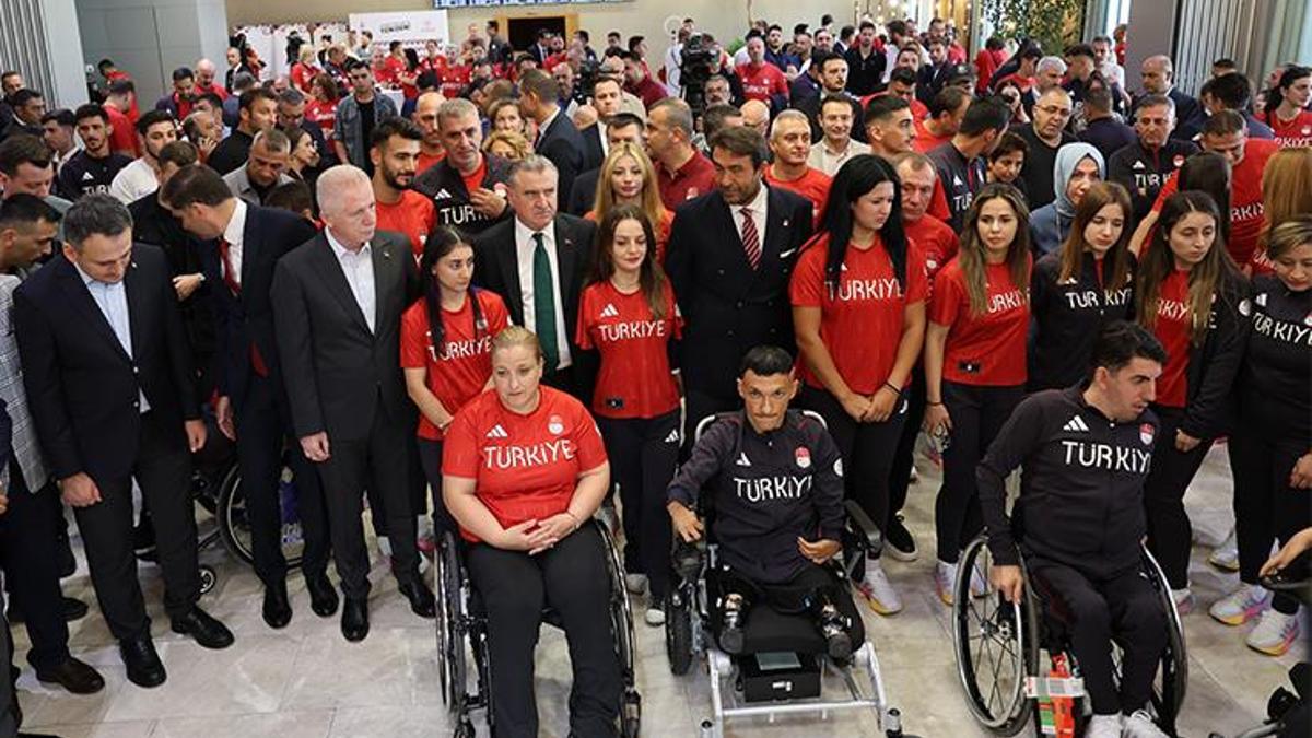 Paralimpik sporcular Paris 2024’e törenle uğurlandı