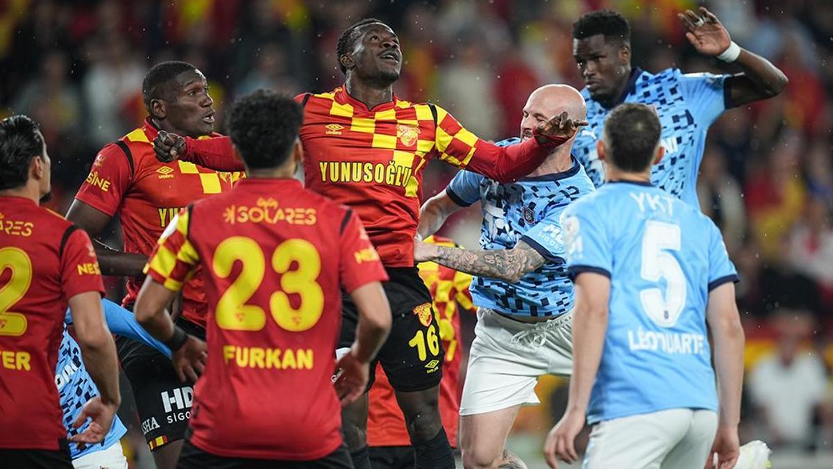 Göztepe 11 Maçlık Hasretini Sona Erdirdi! Başakşehir'i 4-1 Yendi