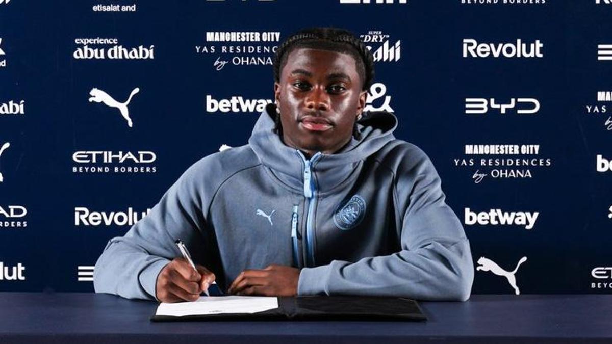 Manchester City has officially announced the signing of Jeremy Monga