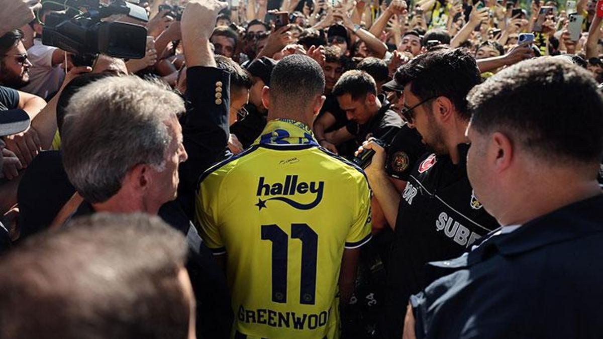 🚨DEV KARŞILAMA! Mason Greenwood için Fenerbahçe taraftarları İstanbul'u ayağa kaldırdı