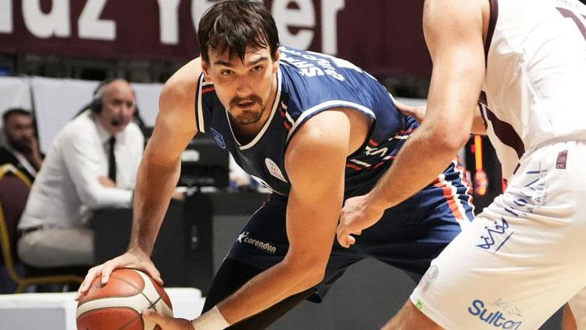 Anadolu Efes beats Pizzabulls Bordo Bandırma 85-79 in Basketbol Süper Ligi
