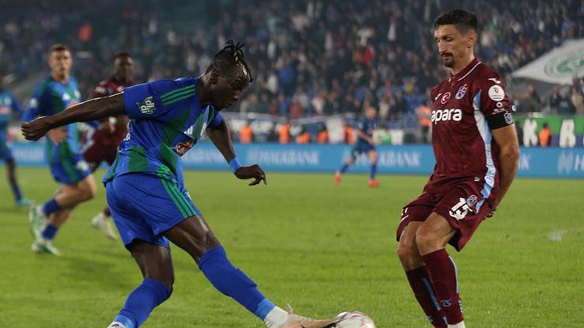 Rizespor-Trabzonspor ma&ccedil;ında 3 kişiye işlem yapıldı