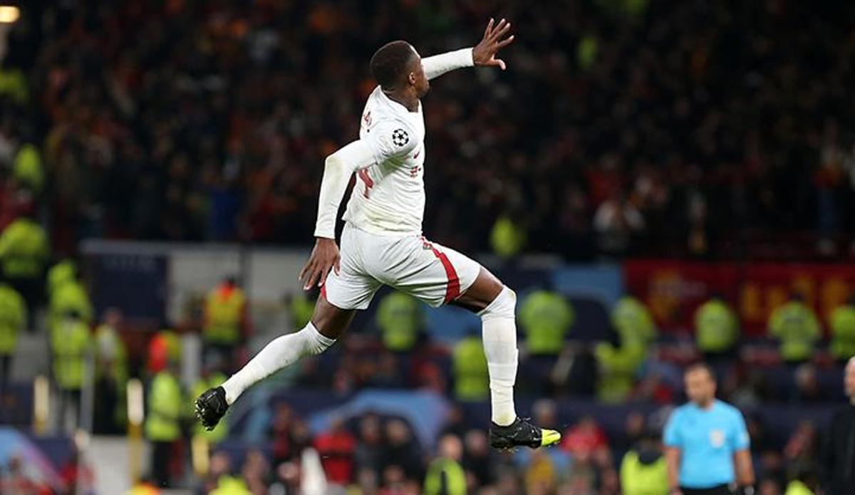 Fanatik: (ÖZET) Cimbom'dan müthiş zafer! Manchester United-Galatasaray maç sonucu 2-3