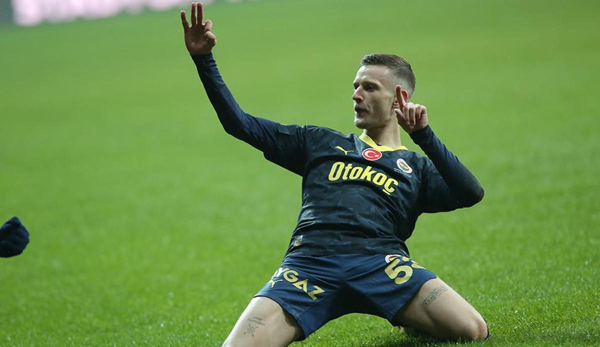 Fanatik: Beşiktaş galibiyeti sonrası Fenerbahçe'de Sebastian Szymanski: Çok iyi bir şekilde Fenerbahçemizi temsil ettiğimizi düşünüyorum