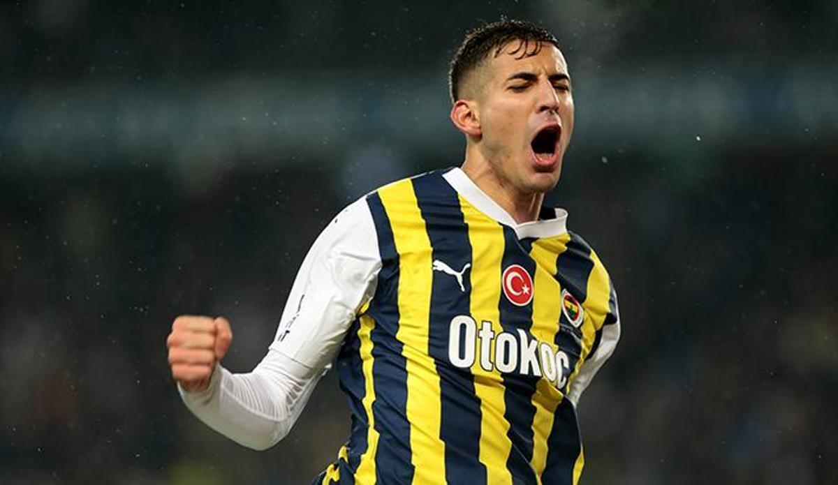 Fanatik: Fenerbahçe'de Mert Müldür, formayı bırakmayabilir