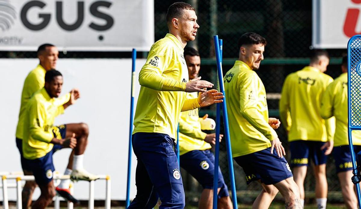 Fanatik: Fenerbahçe'nin Ankaragücü maçı kamp kadrosu açıklandı! 4 yıldız yok