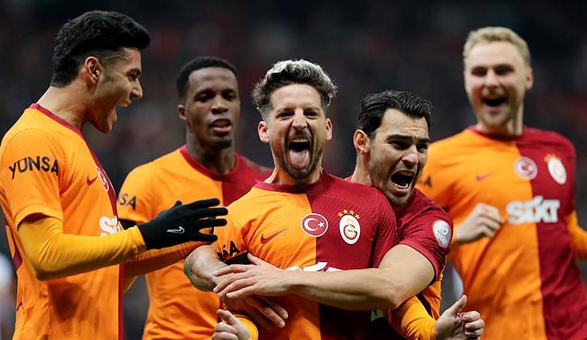 Fanatik: Galatasaray'da gündem Dries Mertens! Takım arkadaşları devrede