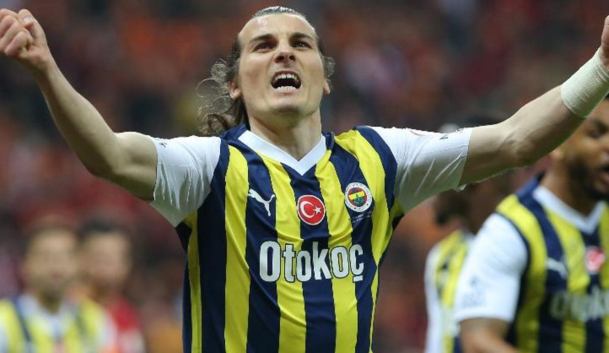 Fanatik: Fenerbahçeli Çağlar Söyüncü ve Serra Pakdemir evlendi! İşte düğünden görüntüler