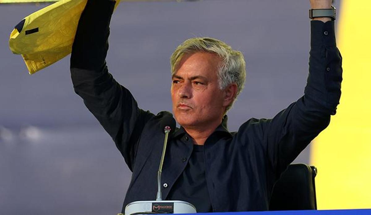 Fanatik: Fenerbahçe'de Jose Mourinho rüzgarı! İstanbul’u adeta salladı