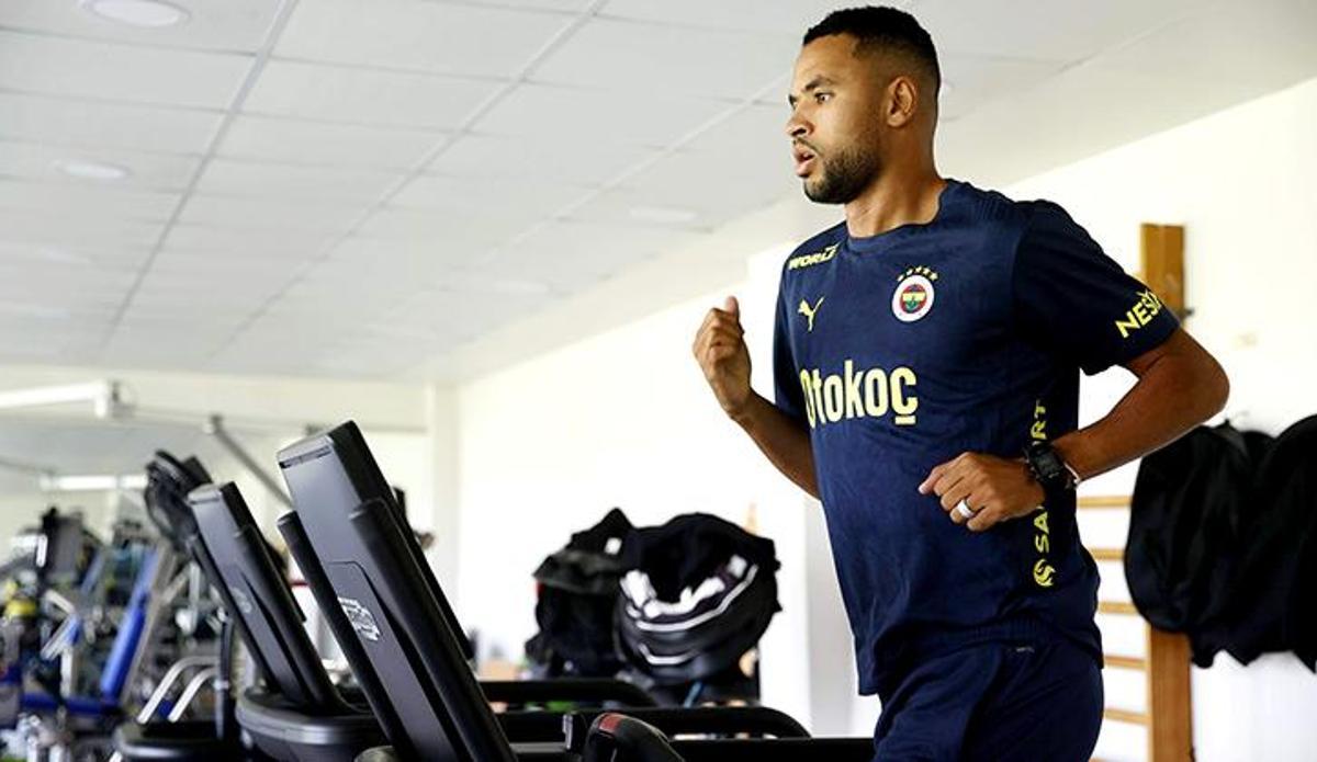 Fanatik: Fenerbahçe'de Youssef En-Nesyri ilk antrenmanına çıktı