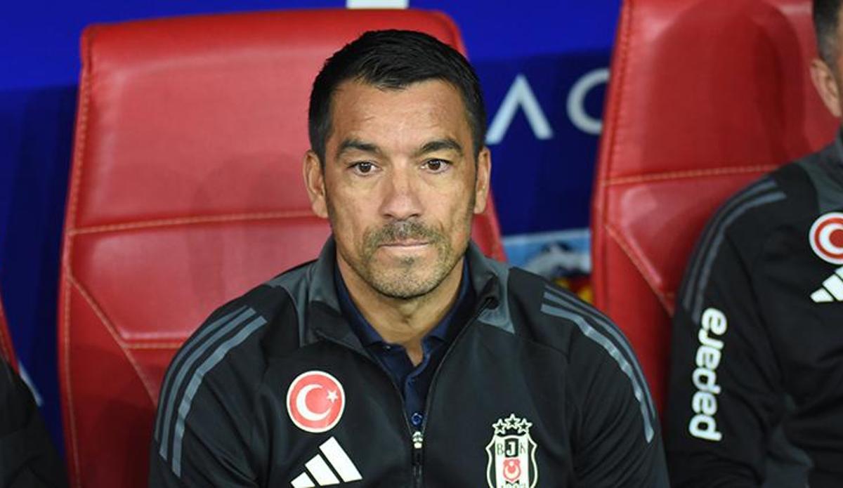 Fanatik: Beşiktaş'ta Giovanni van Bronckhorst'tan 5 değişiklik