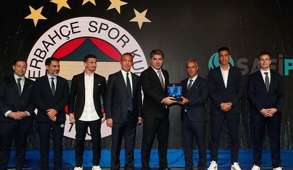 Fanatik: Fenerbahçeli yönetici Hakan Safi: Herkes formalarını hazırlasın, şampiyon olacağız