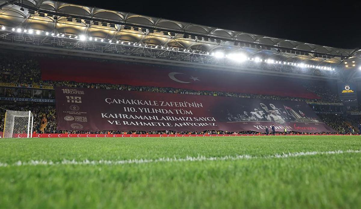 Fanatik: Fenerbahçe'den 18 Mart Çanakkale Zaferi'nin 110. yılına özel koreografi