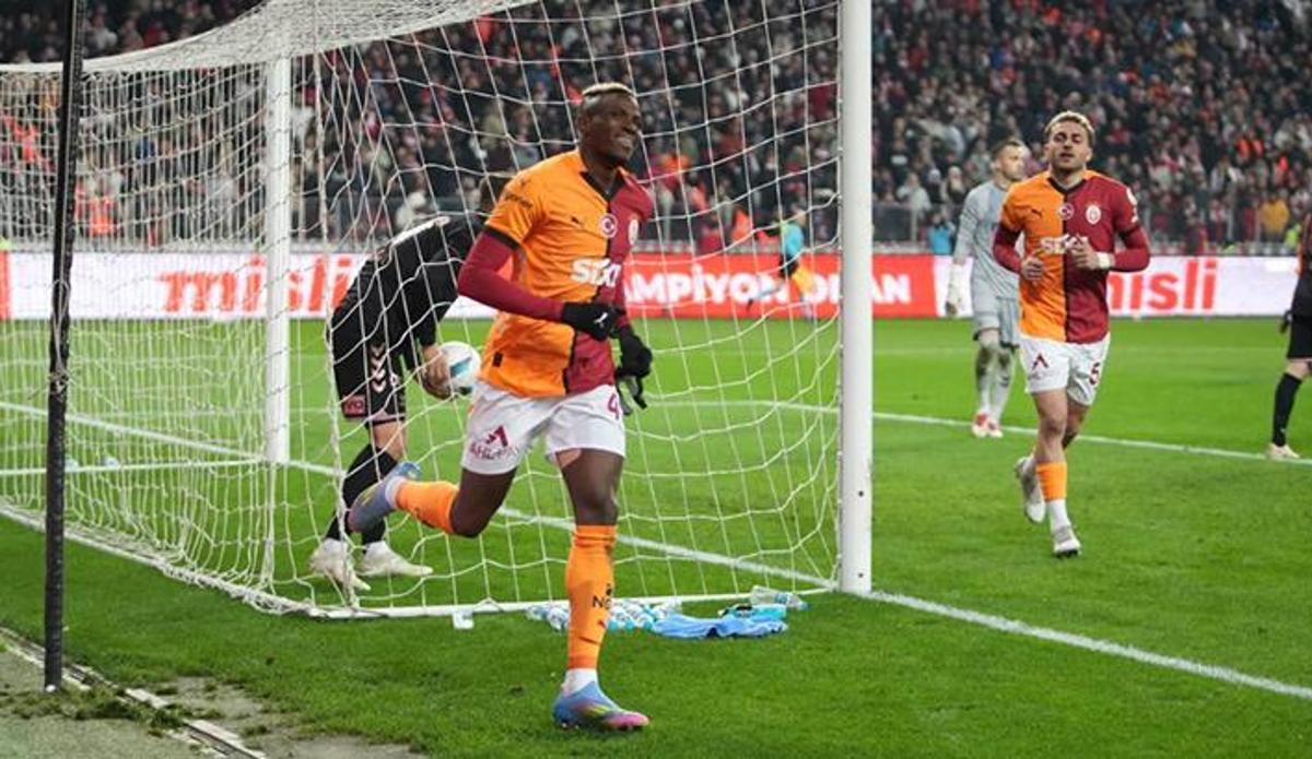Fanatik: Victor Osimhen açıklaması! Kalmasını isityoruz