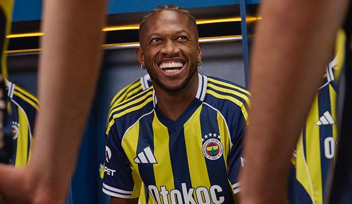 Fanatik: Fenerbahçe yeni sezonun formalarını tanıttı