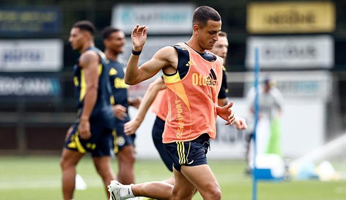 Fanatik: Fenerbahçe'de Yusuf Akçiçek sevinci! Lazio maçında sakatlanmıştı, iyi haber geldi
