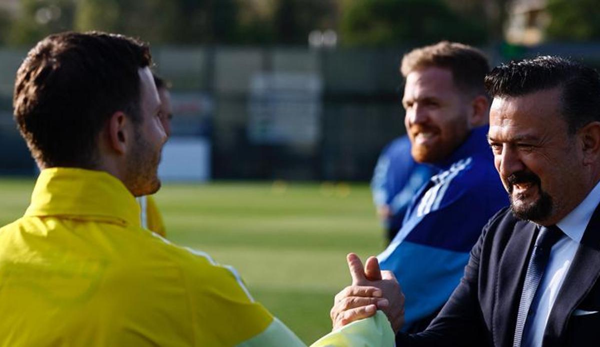 Fanatik: Fenerbahçe'de Ertan Torunoğulları ve Devin Özek'ten Samandıra'da sıkı takip