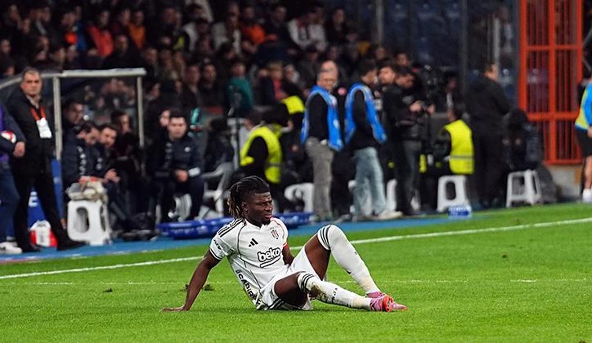 Beşiktaş'a El Bilal Toure'den kötü haber