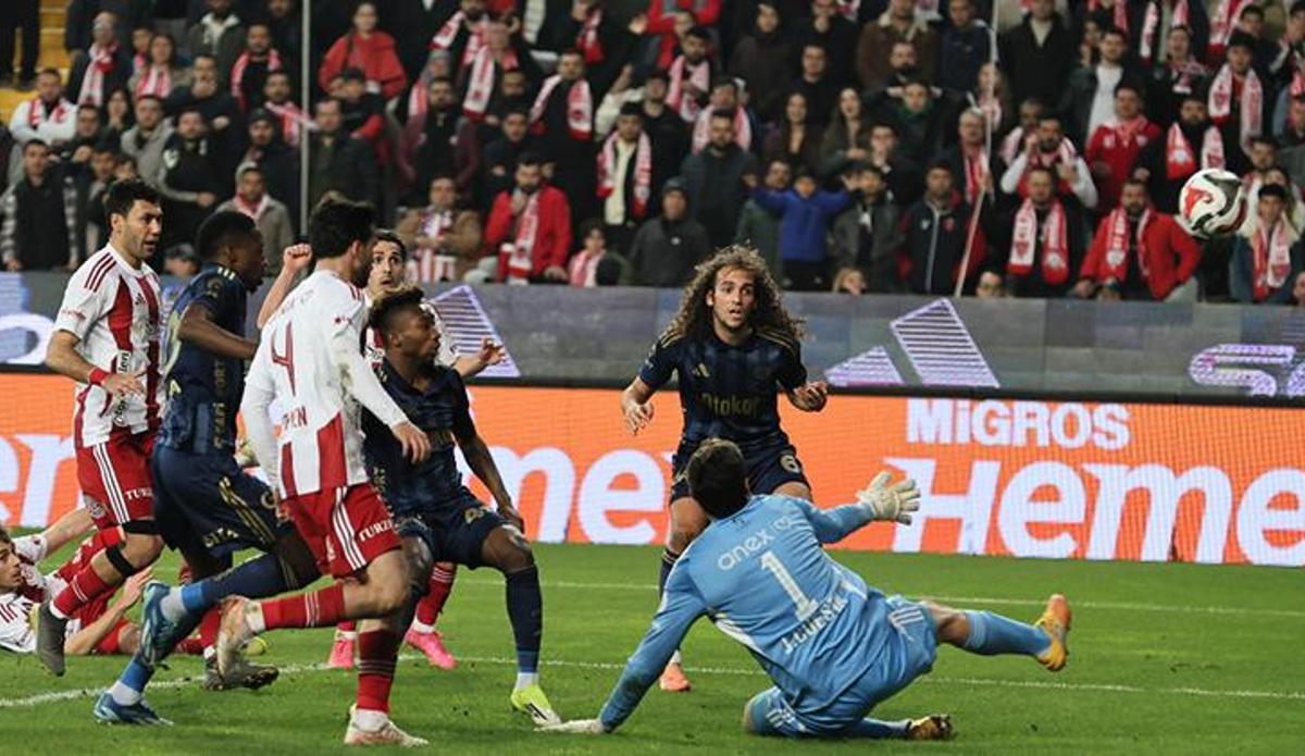 Fanatik: Fenerbahçe'den resmi açıklama! Hakem hatalarına isyan