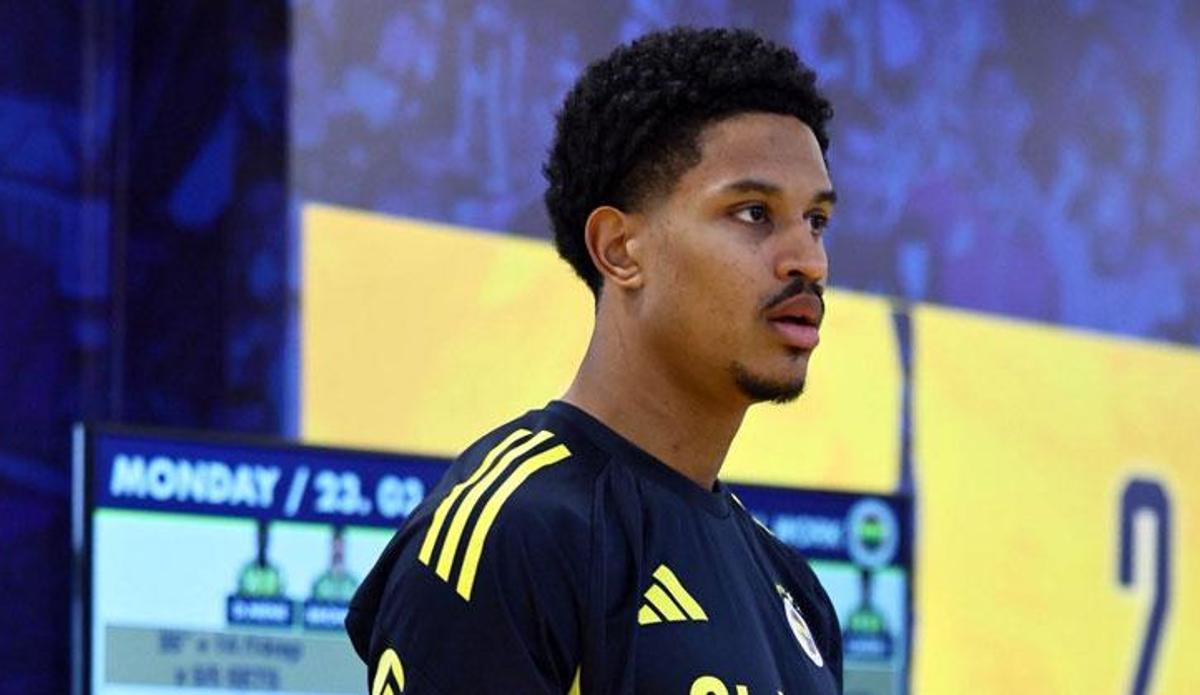 Fenerbahçe, Beşiktaş derbisine hazırlıklarını çift antrenmanla sürdürdü