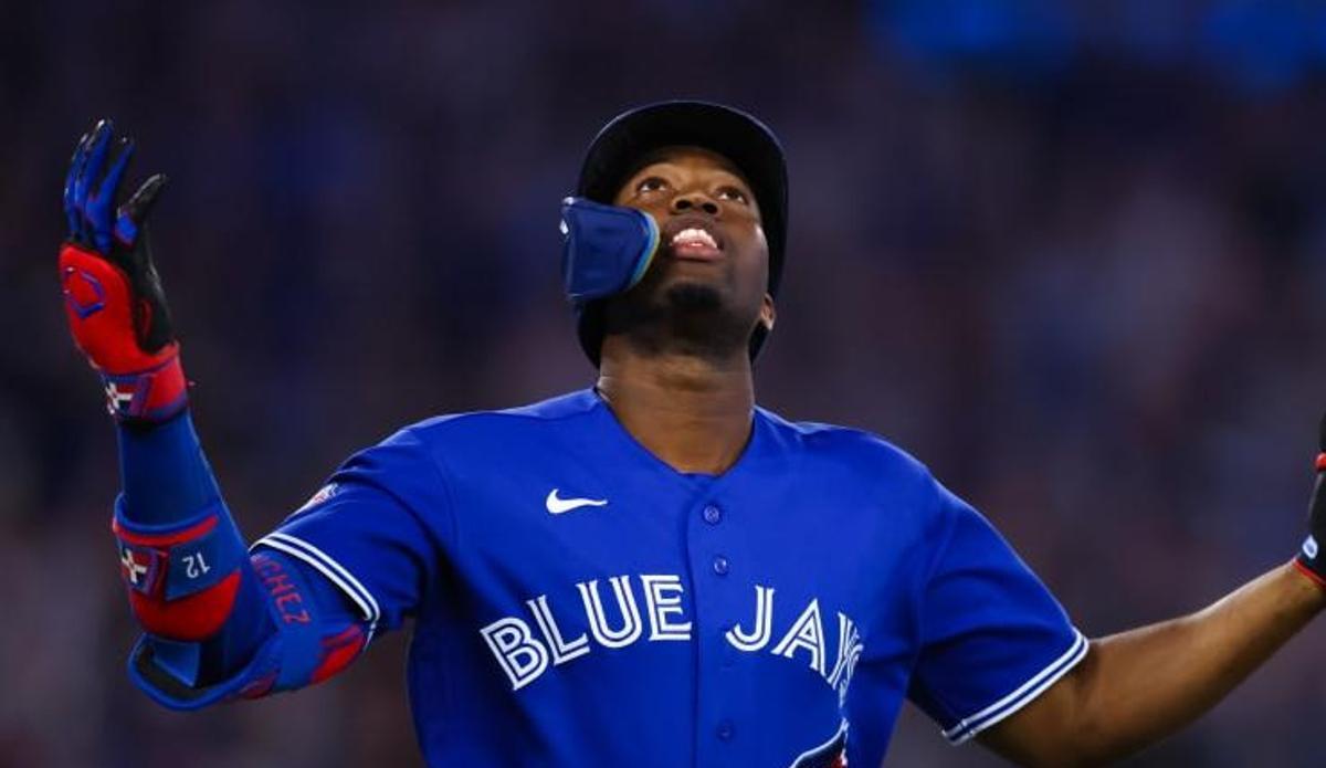 Toronto Blue Jays Outfielder Jesus Sanchez Avoids Fracture After Being Hit  by Fan's Ball in Baltimore