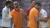Galatasaray - Alanyaspor maçı öncesi Berkan Kutlu ve Emre Akbaba eski takım arkadaşlarıyla buluştu