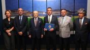 Fenerbahçe'de başkan Ali Koç ve yönetim kurulu üyeleri, mazbatalarını aldı