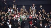 Beşiktaş, şampiyonluk kupasına kavuştu! Vodafone Park'ta gövde gösterisi!