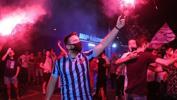 Adana Demirspor ikinciliğe yükseldi, taraftarlar sokağa döküldü