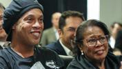 Dünyaca ünlü yıldız Ronaldinho'nun annesi Dona Migueline coronavirüs nedeniyle hayatını kaybetti