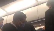 Uçakta arbede! 3 yolcu ile futbolcular birbirine girdi