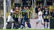 Fenerbahçe-Akhisarspor maçında sinirler gerildi! Zor sakinleşti...
