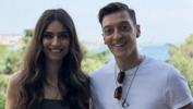 Mesut Özil'den eşi Amine'ye aşk dolu kutlama haberi