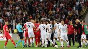 Türkiye-Arnavutluk maçında tansiyon yükseldi!