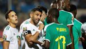 Senegal - Cezayir finalinde büyük olay! Saha karıştı...