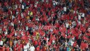 Türkiye - Litvanya maçında tribünler Kırmızı-Beyaz