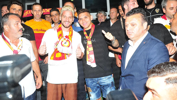 Son dakika! Galatasaray'ın yeni transferleri Lucas Torreira ve Dries Mertens İstanbul'a geldi