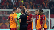 Galatasaray'da oyunculara uyarı: Hakemlerden uzak durun!