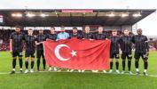 Hull City'den maç öncesi Türk bayraklı saygı duruşu
