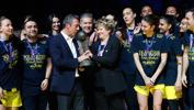 Kadınlar EuroLeague şampiyonu Fenerbahçe, kupasını aldı!
