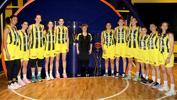 Fenerbahçe, EuroLeague kupasını basketbol müzesine getirdi