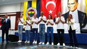 Fenerbahçe'de Filenin Sultanları ayakta alkışlandı