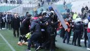 Bursaspor - Diyarbekirspor maçının sonunda oyuncular birbirine girdi!