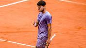 Carlos Alcaraz battles past Khachanov into Italian Open quarter-finals